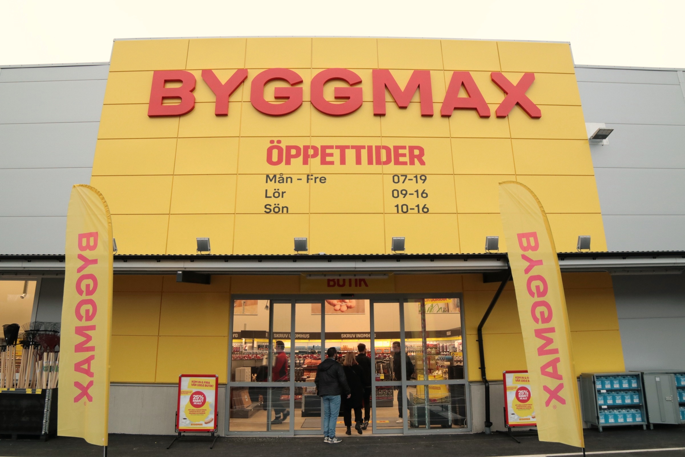 Byggmax Celebrates 100 Swedish Stores Shows Off New Logo In byggmax-celebrates-100-swedish-stores-shows-off-new-logo-in